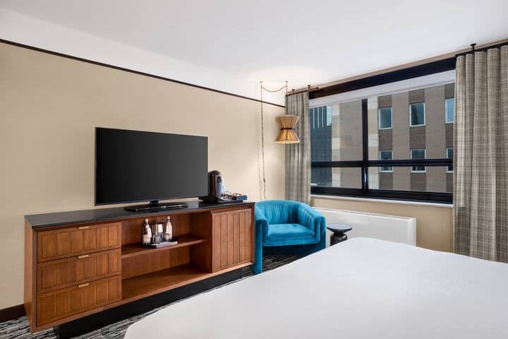 Room 25 of 141