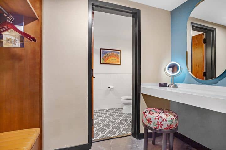 Room 86 of 141