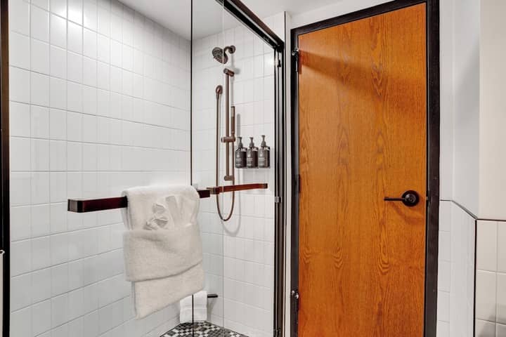 Room 90 of 141