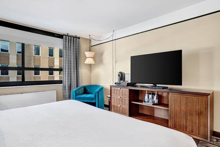 Room 30 of 141