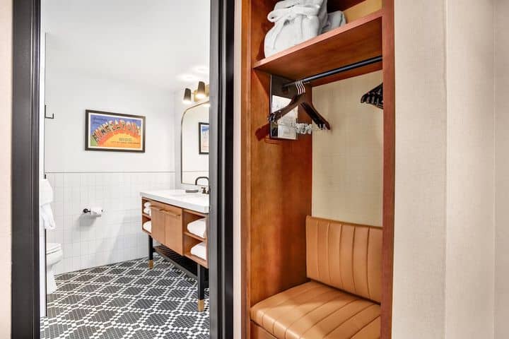 Room 89 of 141