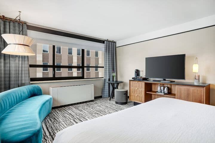 Room 51 of 141