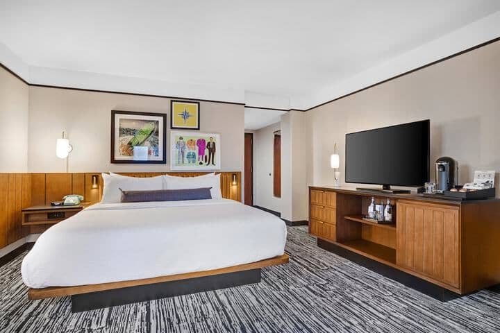 Room 44 of 141