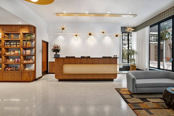 Hotel 136 of 141