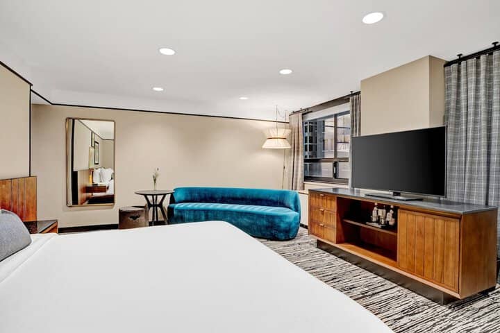 Room 48 of 141